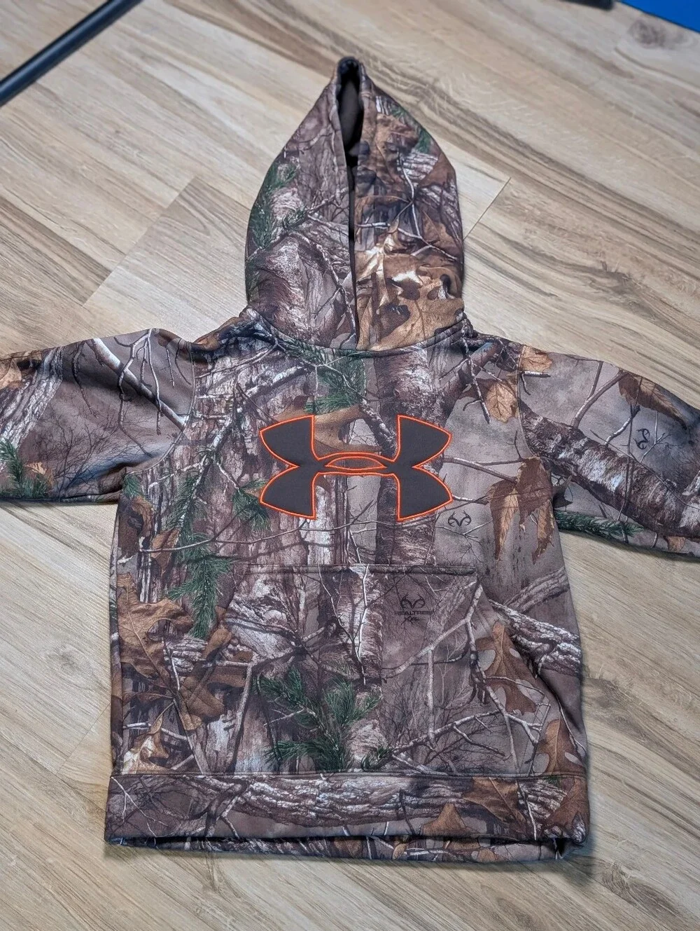 Under Armor real tree camo hoodie Youth Small